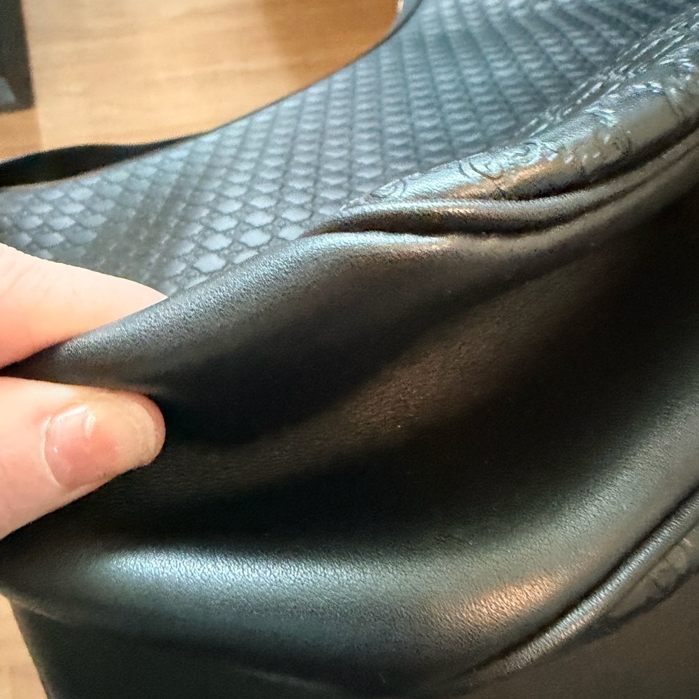 Gucci Black Embossed GG Leather Hobo Bag - Picture 11 of 12